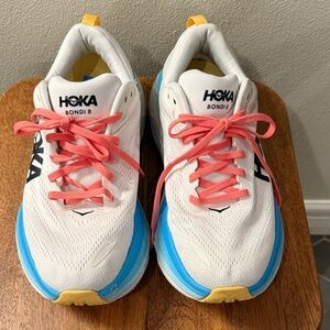Hoka Women’s Bondi 8 size 9.5D wide